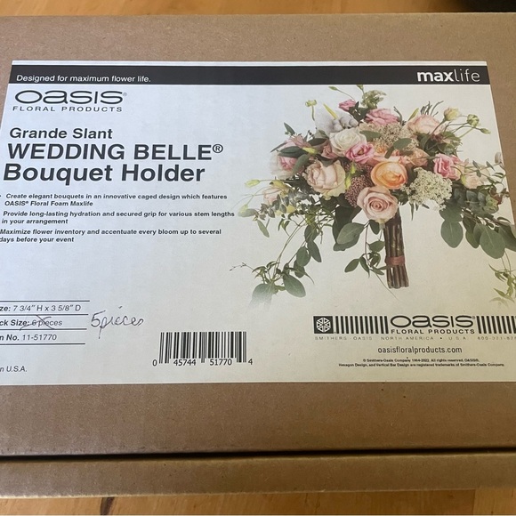 Oasis Wedding Belle Bouquet Holder Grande Slant  size 7 3/4” Hx 3 5/8” D
5 - Picture 1 of 2